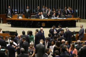 Brasília - Plenário da Câmara dos Deputados rejeita o requerimento de urgência da proposta de reforma trabalhista (Fabio Rodrigues Pozzebom/Agência Brasil)