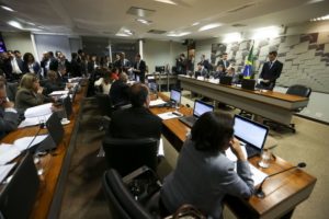 Brasília - A Comissão de Assuntos Econômicos (CAE) do Senado se reúne para votar a proposta de reforma trabalhista do governo federal (PLC 38/2017) (Marcelo Camargo/Agência Brasil)