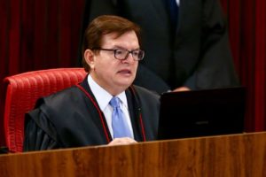 Brasília - O ministro Antonio Herman Benjamin, relator no TSE da ação em que o PSDB pede a cassação da chapa Dilma-Temer, durante retomada do julgamento (Fabio Rodrigues Pozzebom/Agência Brasil)