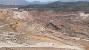 Brasília - Passado um ano do rompimento da barragem de Fundão, a reconstrução dos distritos de Mariana (MG) devastados pelo acidente ainda está no papel. (Roberto Franco/UFMG)