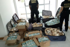 Polícia Federal acha malas e caixas com dinheiro em imóvel supostamente usado por GeddelDivulgação/Polícia Federal 